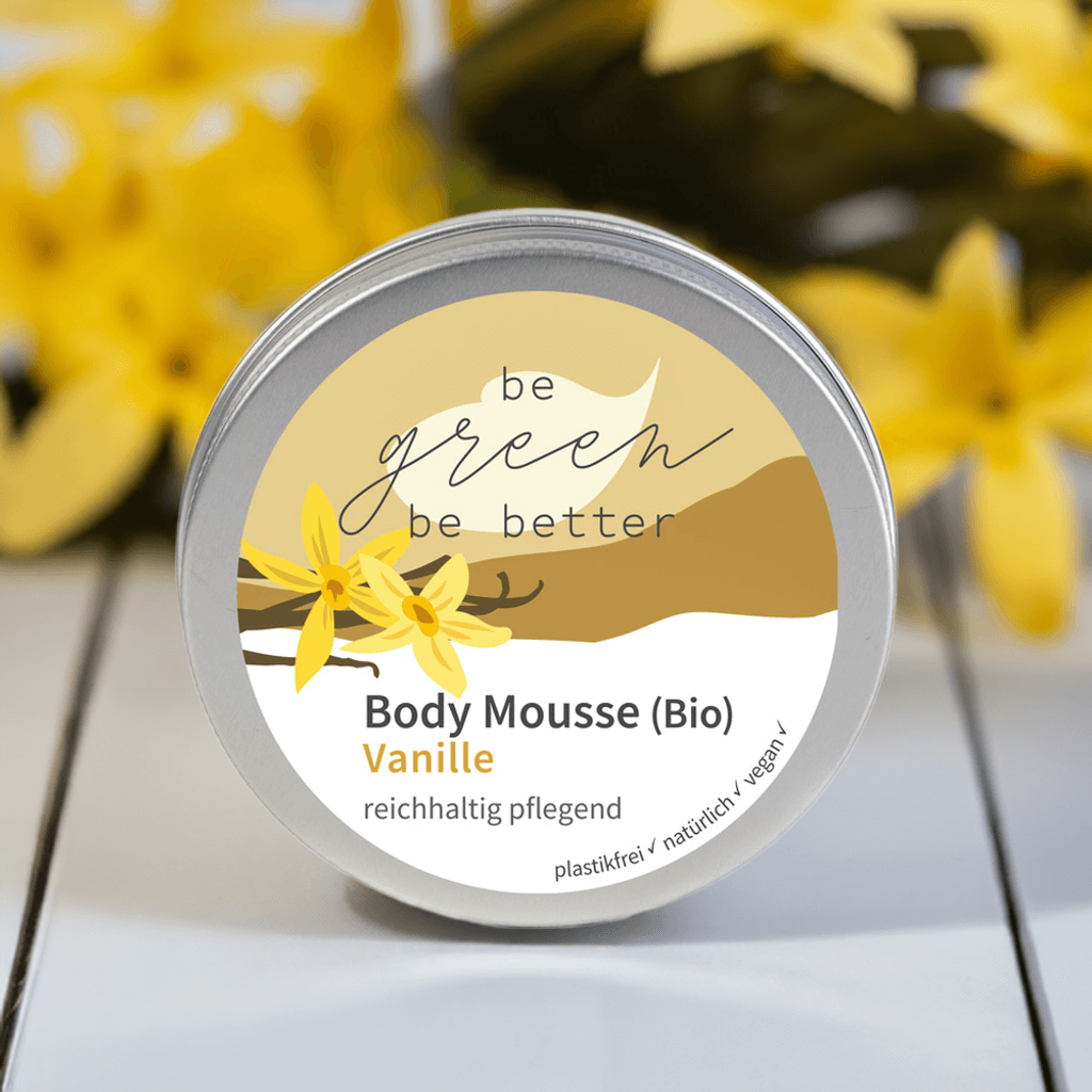 BodyMousse vor Blüten